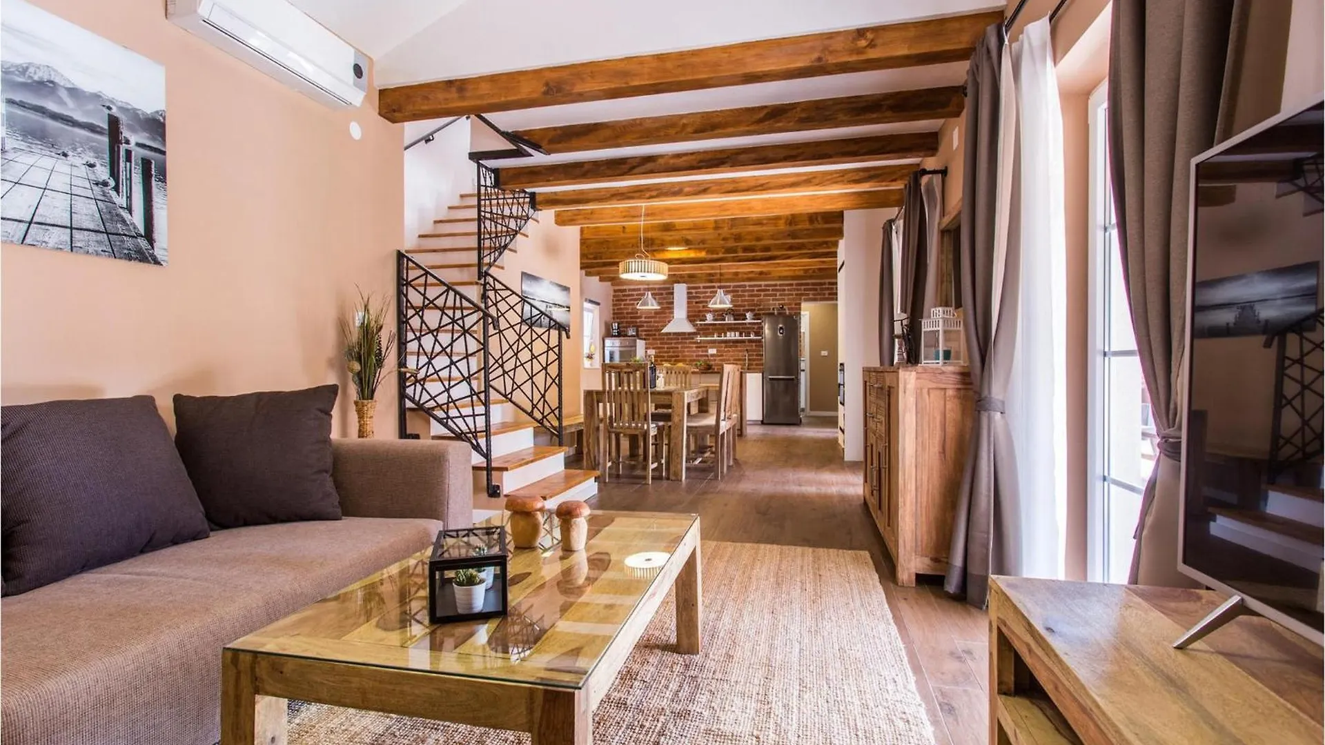 Holiday home Villa Lucia Hlapa